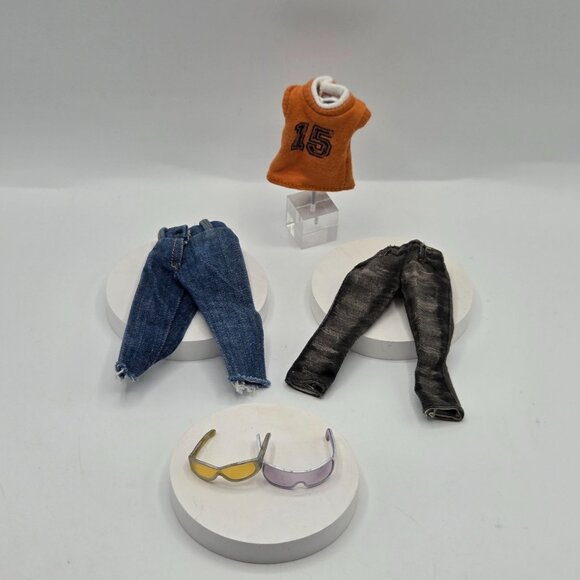 Bratz Boyz "The Funk Out" Collection Doll Clothes Set: T-Shirt Jeans & Sunglasse - Picture 1 of 7